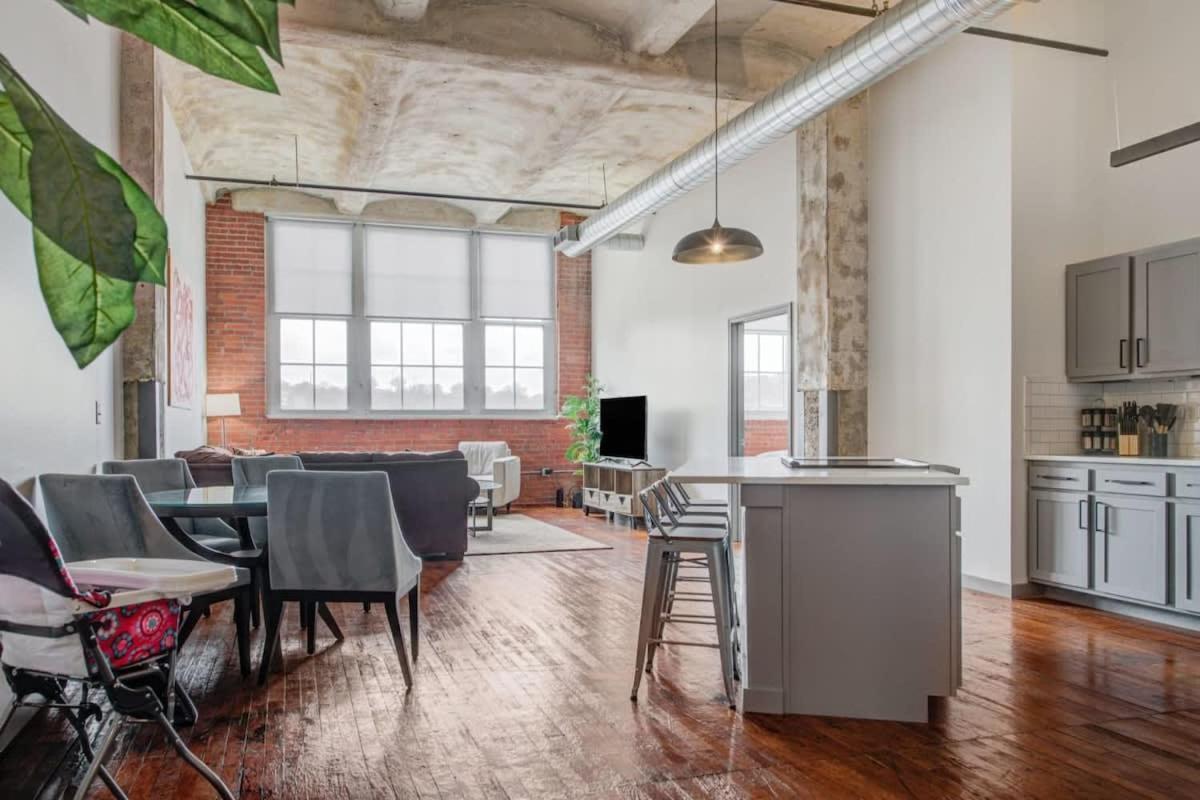 2Br 2Ba Spacious Historic Loft With Gym By Envitae Kansas City Exteriér fotografie