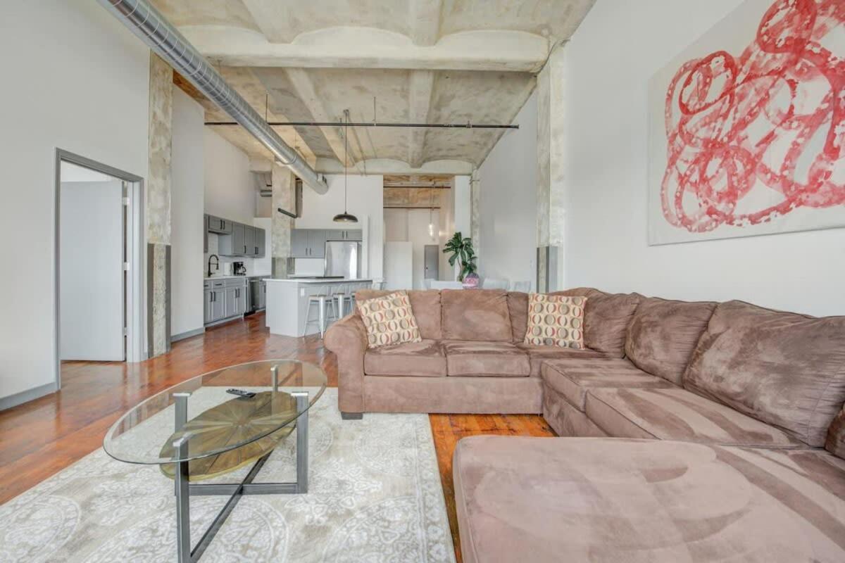 2Br 2Ba Spacious Historic Loft With Gym By Envitae Kansas City Exteriér fotografie